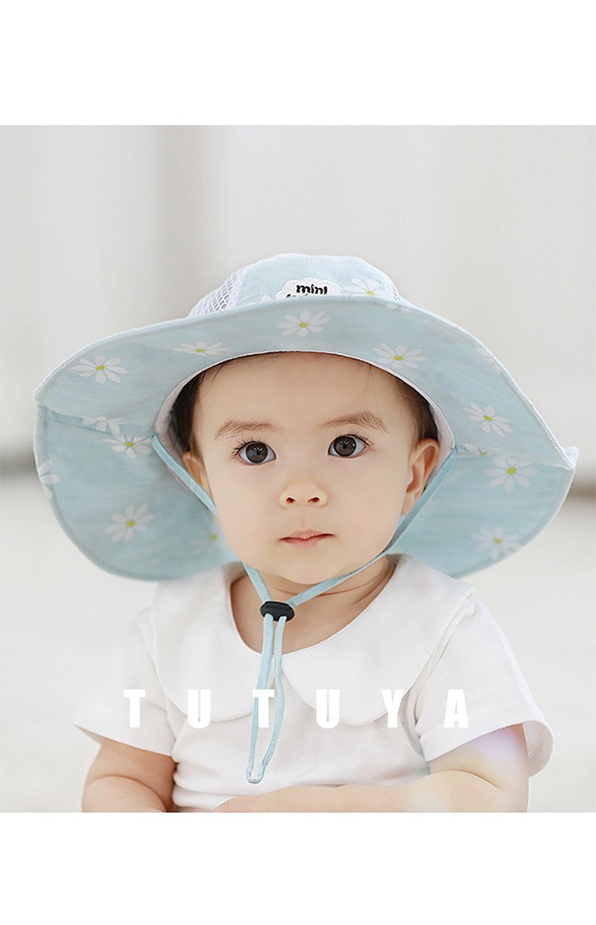 หมวกปีกกว้างสาวน้อยลายดอกไม้ขาว จาก TUTUYA