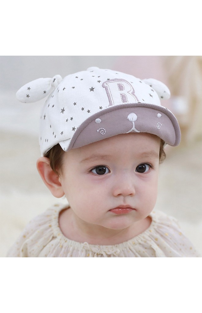 หมวกแก๊ปลายดาวปักอักษร B แต่งหูผูกนูน TUTUYA