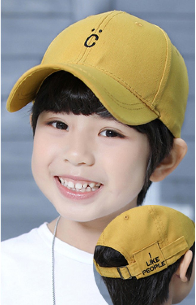 หมวกแก๊ปเด็กปัก C ด้านหลังปัก I LIKE PEOPLE จาก KUKUJI หมวกแก๊ปเด็กปัก C ด้านหลังปัก I LIKE PEOPLE จาก KUKUJI