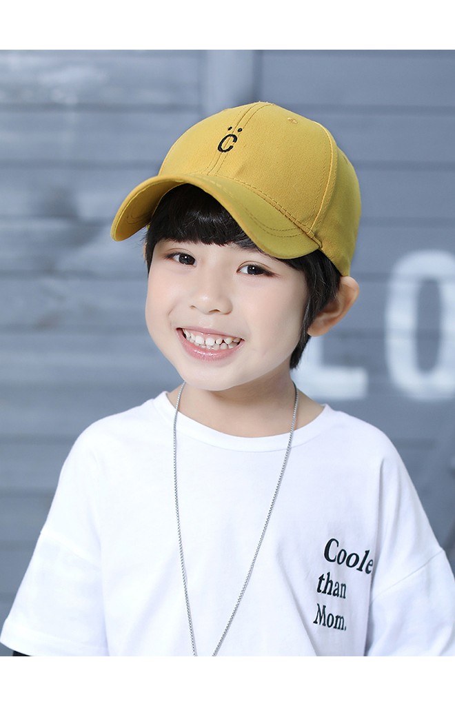 หมวกแก๊ปเด็กปัก C ด้านหลังปัก I LIKE PEOPLE จาก KUKUJI