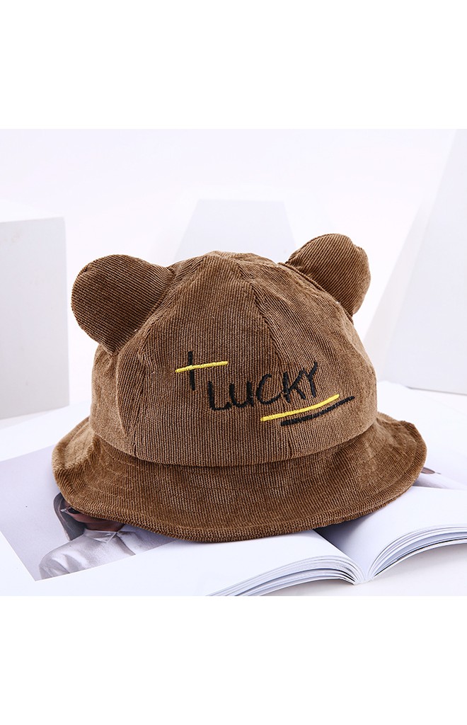 หมวกปีกรอบผ้าลูกฟูก ปัก LUCKY แต่งหูนูน