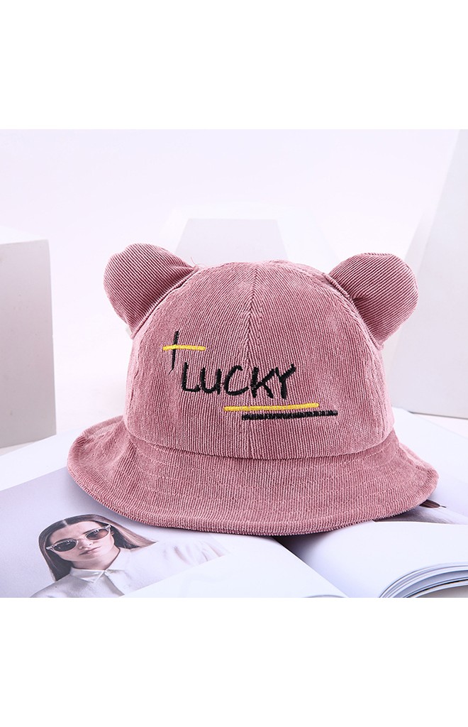 หมวกปีกรอบผ้าลูกฟูก ปัก LUCKY แต่งหูนูน