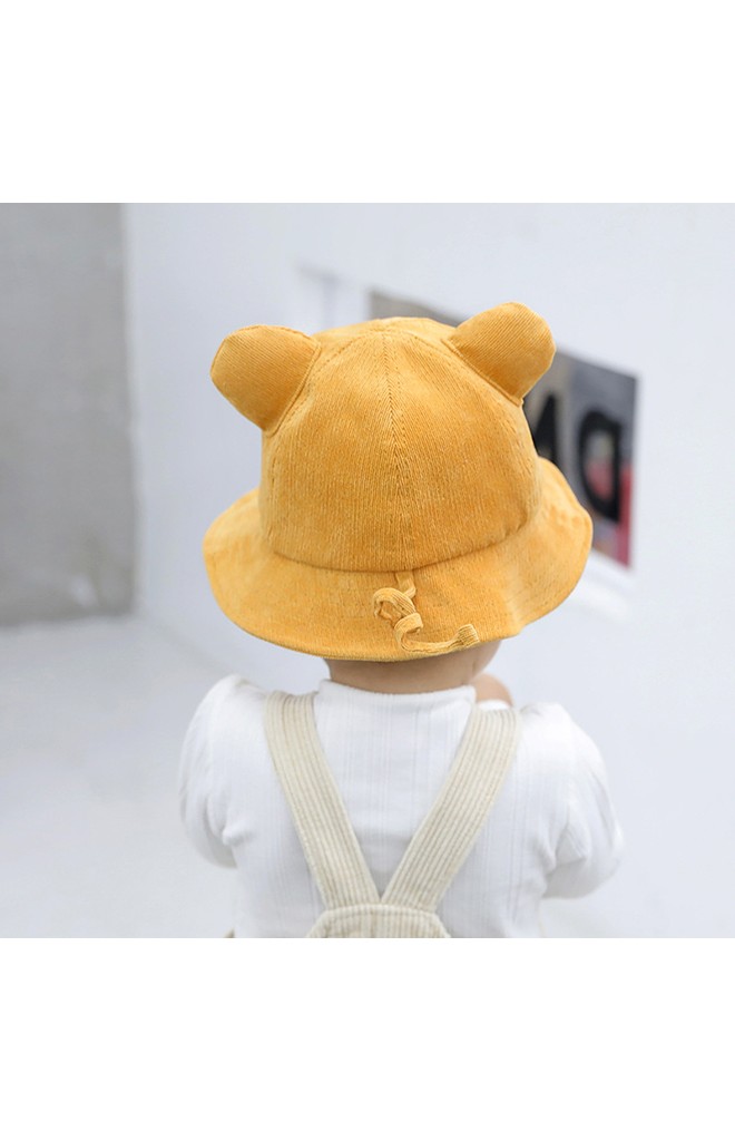 หมวกปีกรอบผ้าลูกฟูก ปัก LUCKY แต่งหูนูน