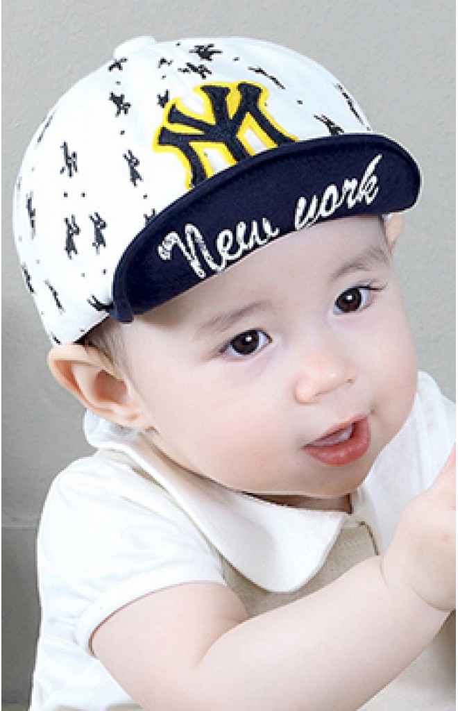 หมวกแก๊ปใต้ปีกหมวกสกรีน New York จาก MiLKY FRiENDS หมวกแก๊ปใต้ปีกหมวกสกรีน New York จาก MiLKY FRiENDS