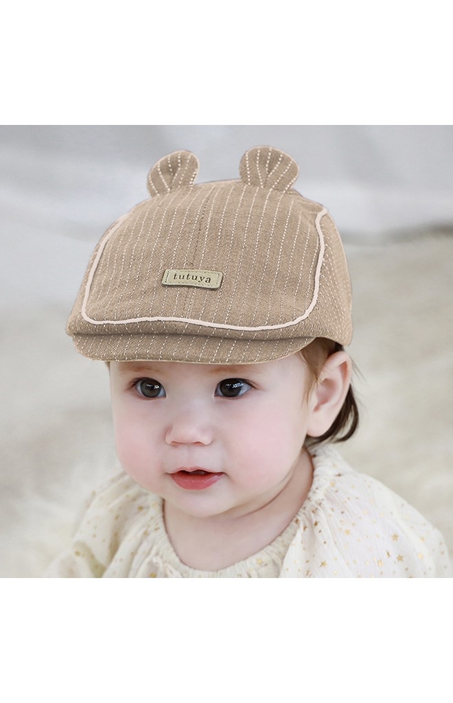 หมวกแฟลตแค๊ปลายทางแต่งหูน่ารัก จาก TUTUYA