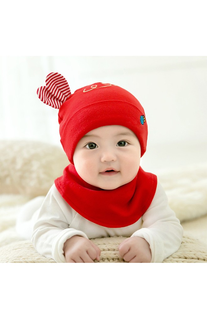 เซ็ตหมวกเด็กเล็กกระต่ายน้อยปักแครอทมาพร้อมผ้ากันเปื้อนแบบโค้ง GZMM