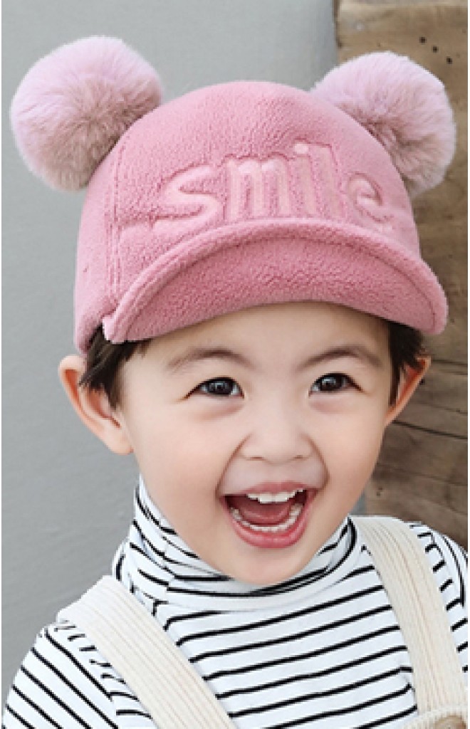 หมวกแก๊ปปัก smile แต่งปอมปอมขนมิ้งKUKUJI