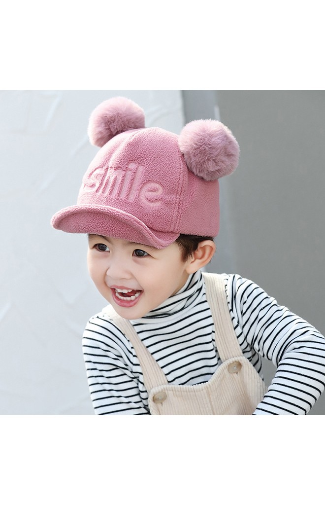 หมวกแก๊ปปัก smile แต่งปอมปอมขนมิ้งKUKUJI