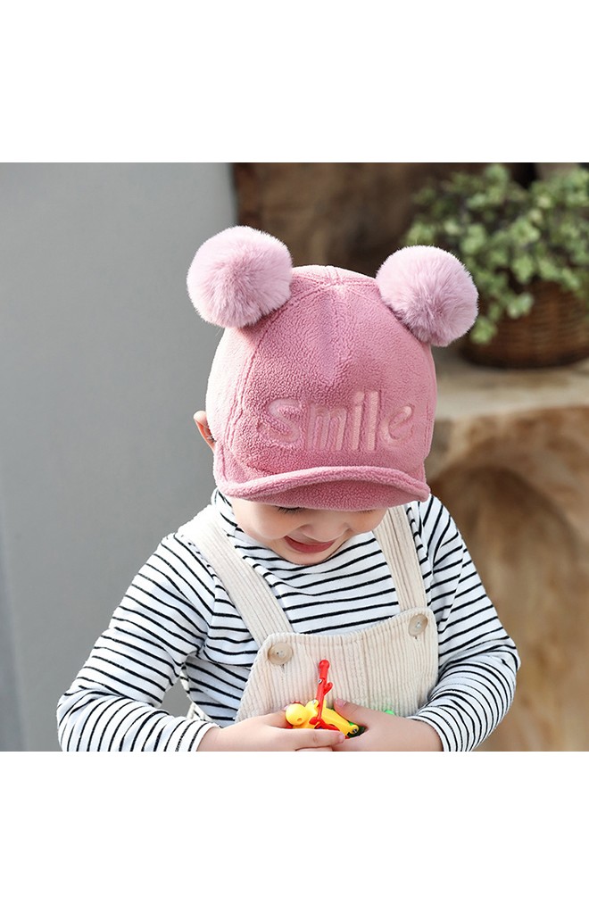 หมวกแก๊ปปัก smile แต่งปอมปอมขนมิ้งKUKUJI