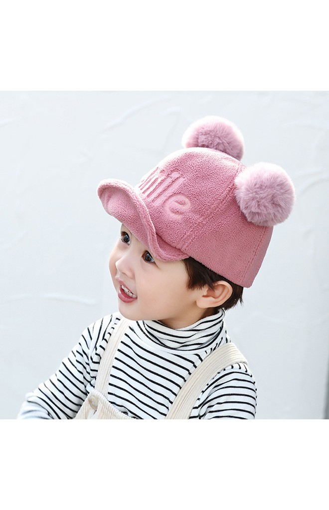 หมวกแก๊ปปัก smile แต่งปอมปอมขนมิ้งKUKUJI