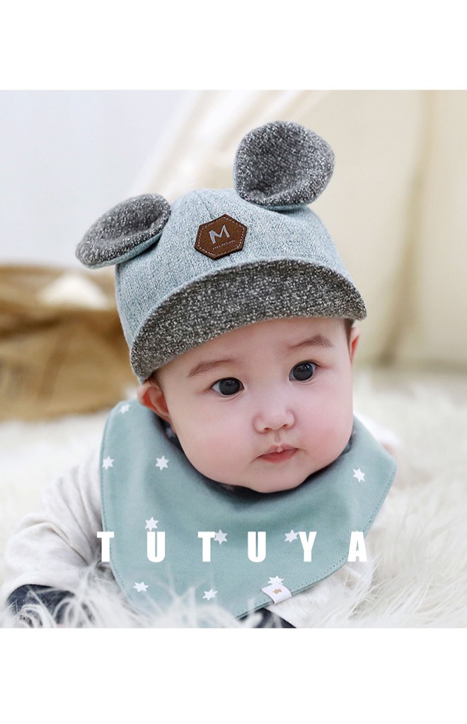 หมวกแก๊ปแต่งหูกลม ป้ายอักษร M จาก TUTUYA