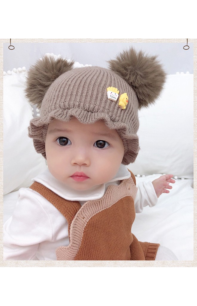 หมวกไหมพรมสาวน้อยแต่งเป็ดน้อยกินเฟรนช์ฟราย ด้านบนมีปอมปอม
