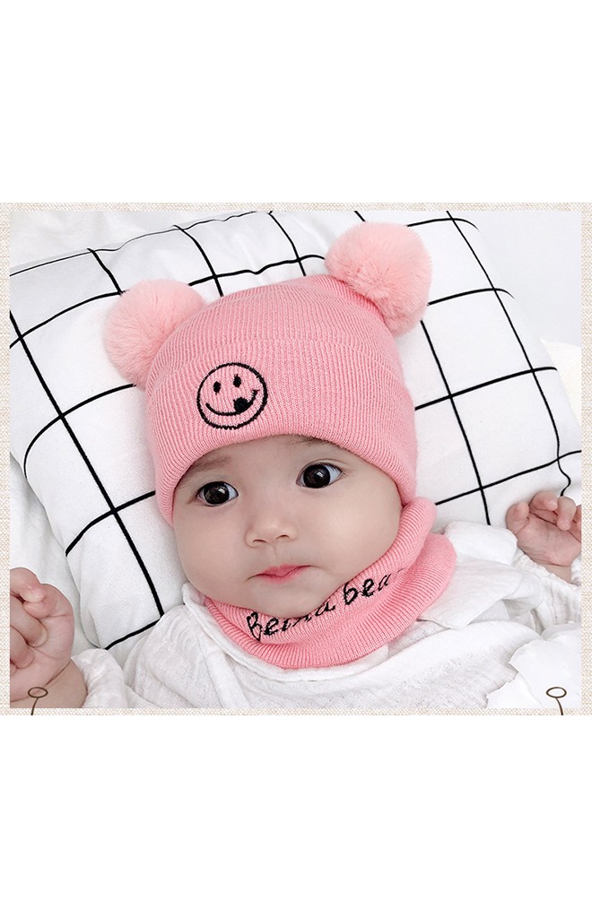 เซ็ตหมวกไหมพรมหน้ายิ้มแต่งปอมปอมขนมิ้งมาพร้อมผ้าสวมคอ