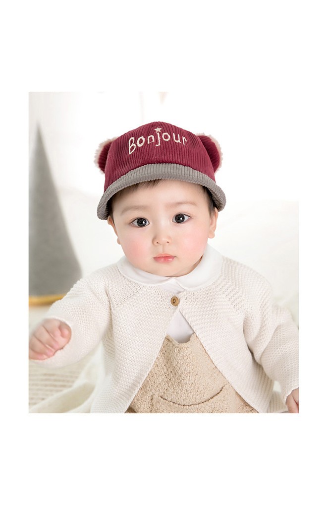 หมวกเด็ก 2 ทรง ด้านหน้าแก๊ปหน้าหมีขนฟู ด้านหลังบักเก็ตผ้าลูกฟูกปัก Bonjour