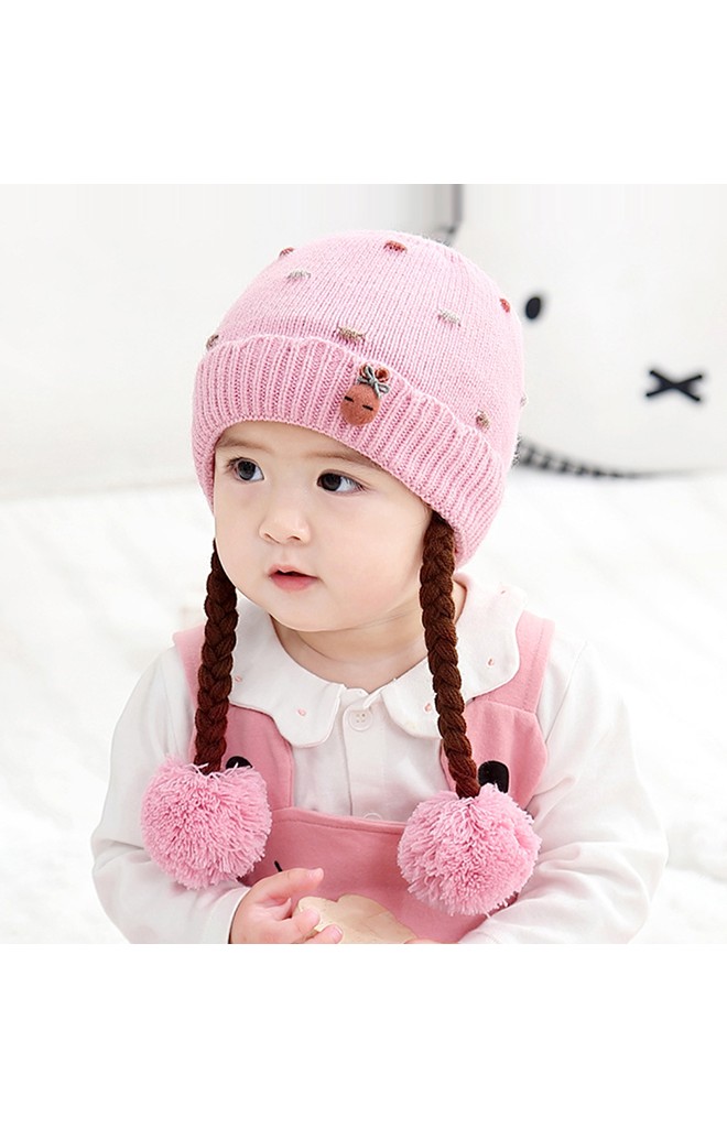 หมวกไหมพรมเปียทอลายจุด แต่งตุ๊กตาผูกโบว์เล็กๆ