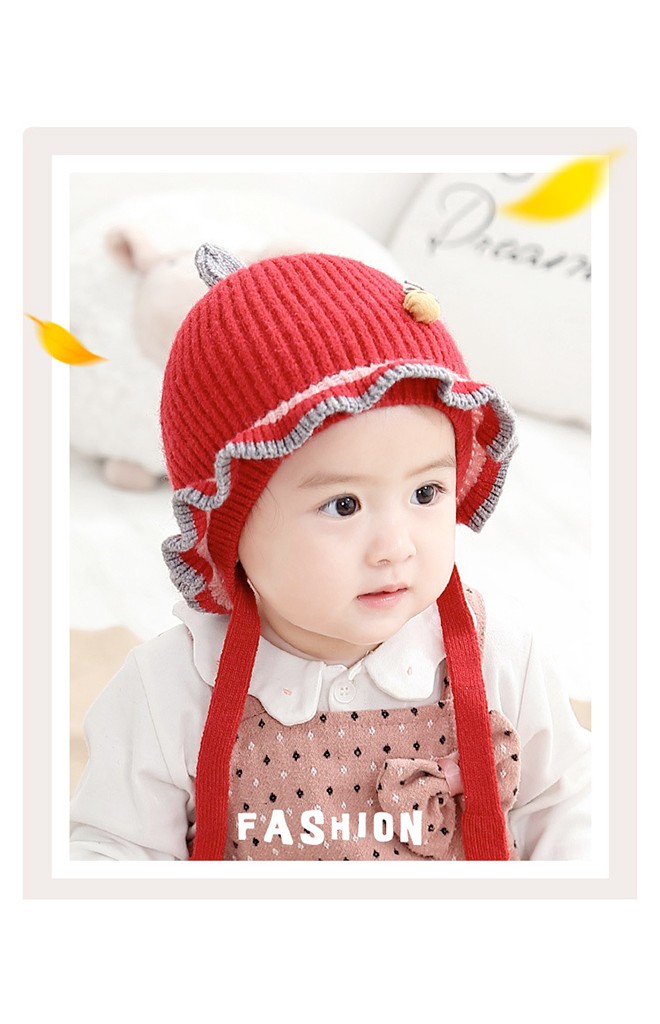 หมวกไหมพรมแต่งกระต่ายผูกโบว์ ขอบระบายลายขวาง