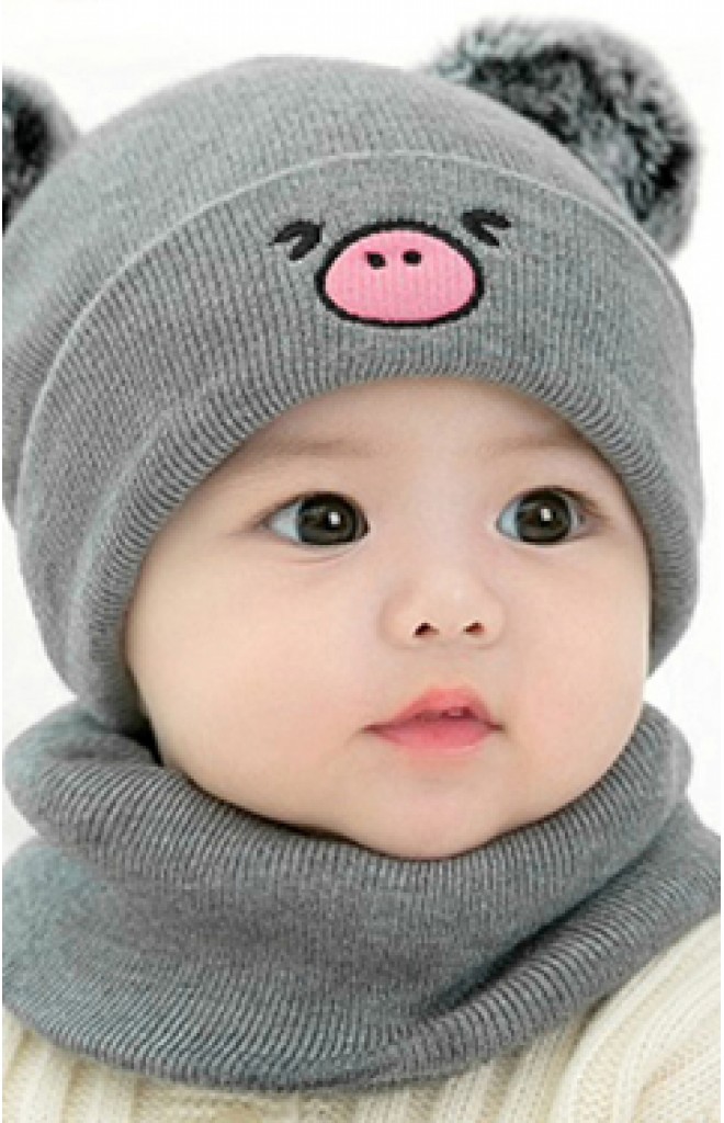 เซ็ตหมวกไหมพรมหมูน้อยแต่งปอมปอมมาพร้อมผ้าสวมคอ เซ็ตหมวกไหมพรมหมูน้อยแต่งปอมปอมมาพร้อมผ้าสวมคอ