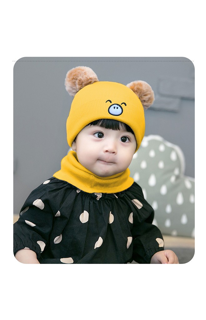 เซ็ตหมวกไหมพรมหมูน้อยแต่งปอมปอมมาพร้อมผ้าสวมคอ
