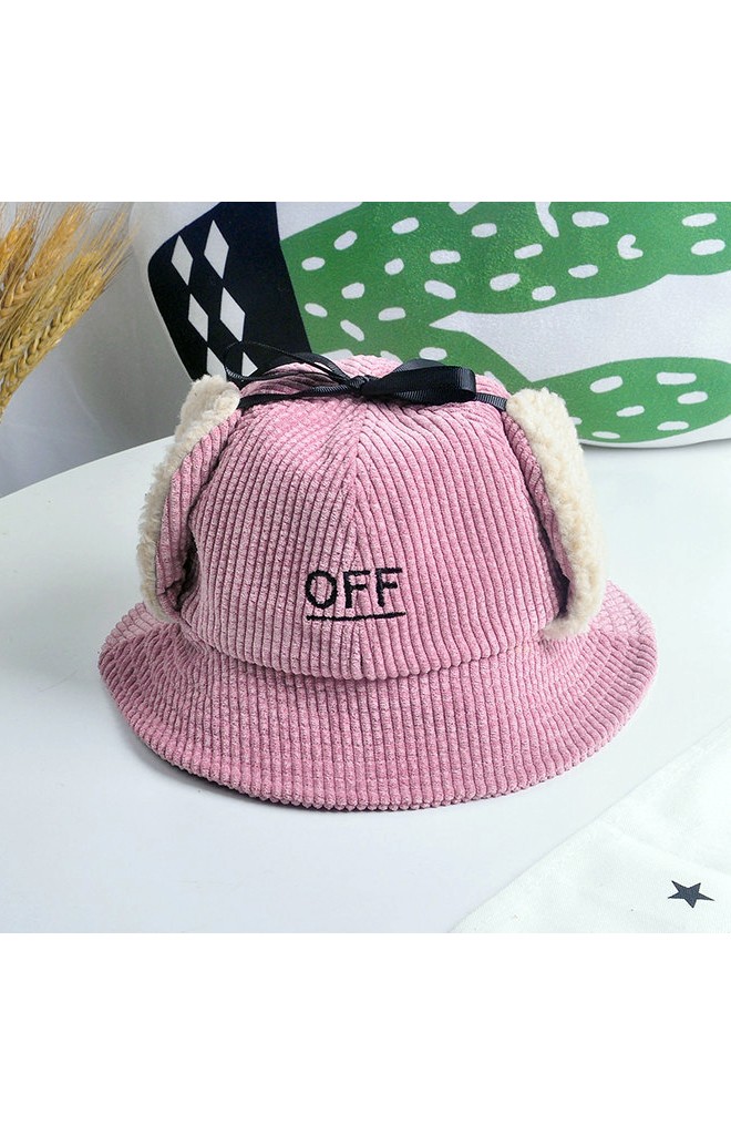 หมวกปีกรอบผ้าลูกฟูก ปักอักษร OFF ด้านข้างมีผ้าปิดหูผ้าขน