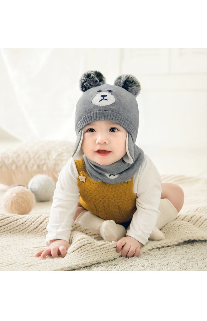 เซ็ตหมวกหมีน้อยแต่งปอมขนมิ้งมาพร้อมผ้าสวมคอ GZMM