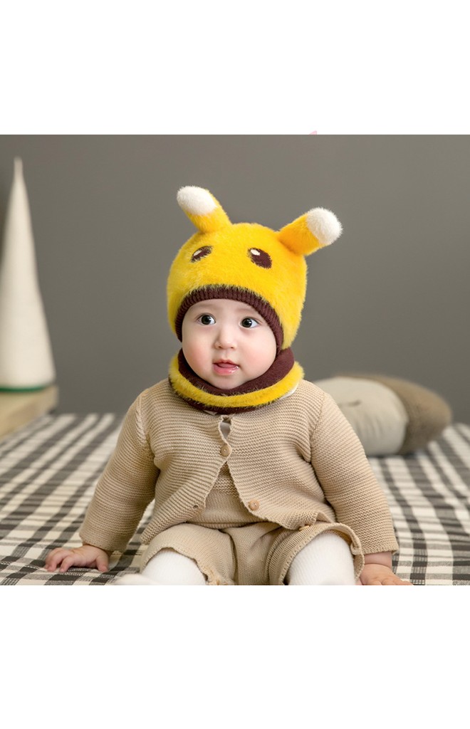 เซ็ตหมวกกระต่ายน้อยขนฟู Winter Bunny มาพร้อมผ้าสวมคอ GZMM