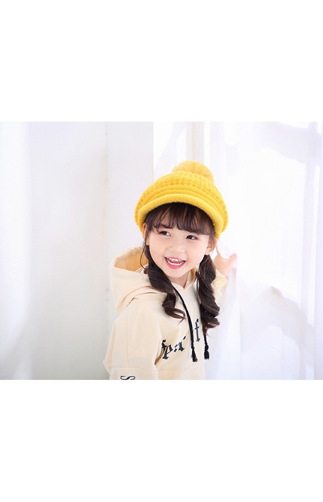หมวกแก๊ปไหมพรมทรงฟักทองแต่งปอมปอมด้านบน