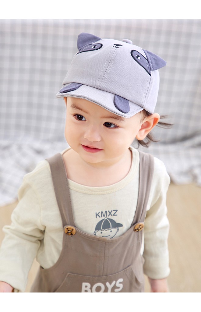 หมวกแก๊ปหมีน้อยแต่งหูแหลมและขาเล็ก
