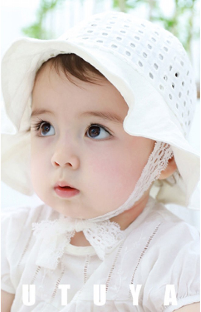 หมวกสาวน้อยผ้าฉลุสีขาวครีมลายตาราง สายลูกไม้ผูกใต้คาง tutuya หมวกสาวน้อยผ้าฉลุสีขาวครีมลายตาราง สายลูกไม้ผูกใต้คาง tutuya