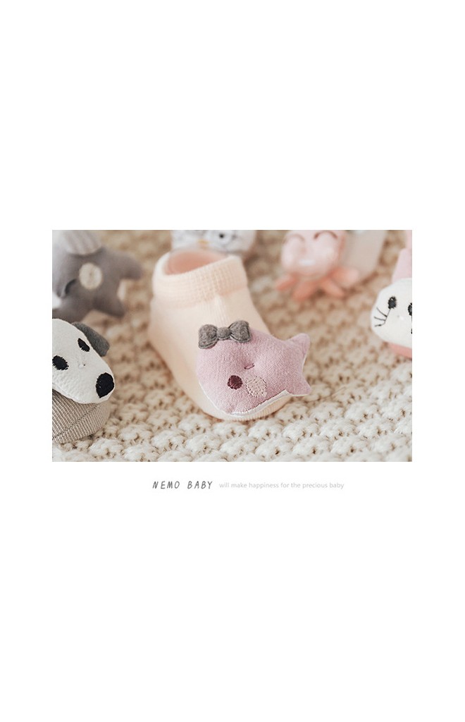 ถุงเท้าเด็กแต่งตุ๊กตานูนน่ารัก แบบขัอสั้น มีกันลื่น