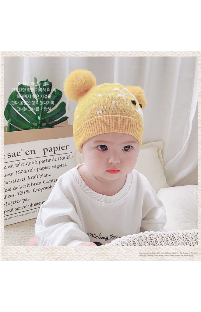 หมวกยีราฟน่ารักด้านบนแต่งปอมปอมขนมิ้ง