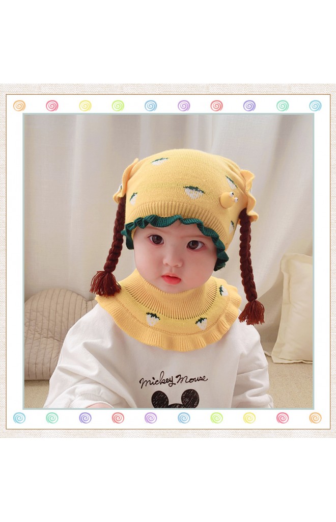 เซ็ตหมวกเปียสตรอว์เบอร์รีมาพร้อมผ้าสวมคอระบายโบว์ผูก