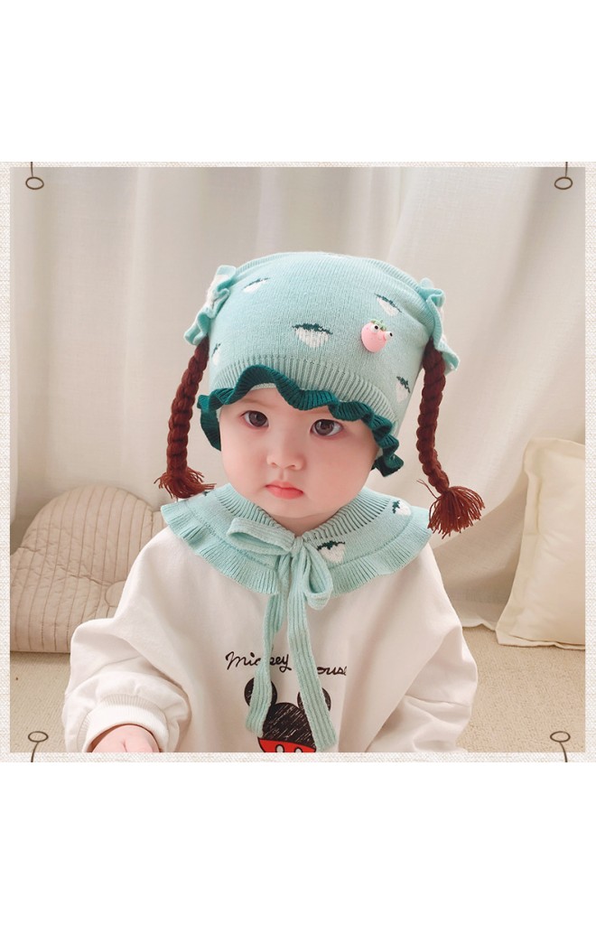 เซ็ตหมวกเปียสตรอว์เบอร์รีมาพร้อมผ้าสวมคอระบายโบว์ผูก