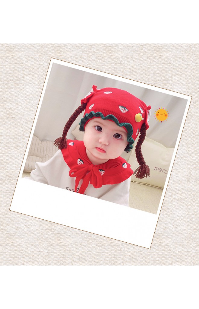 เซ็ตหมวกเปียสตรอว์เบอร์รีมาพร้อมผ้าสวมคอระบายโบว์ผูก