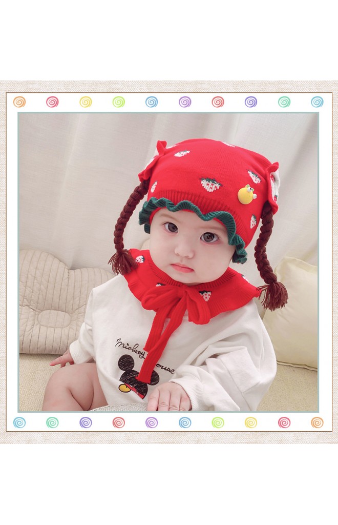 เซ็ตหมวกเปียสตรอว์เบอร์รีมาพร้อมผ้าสวมคอระบายโบว์ผูก