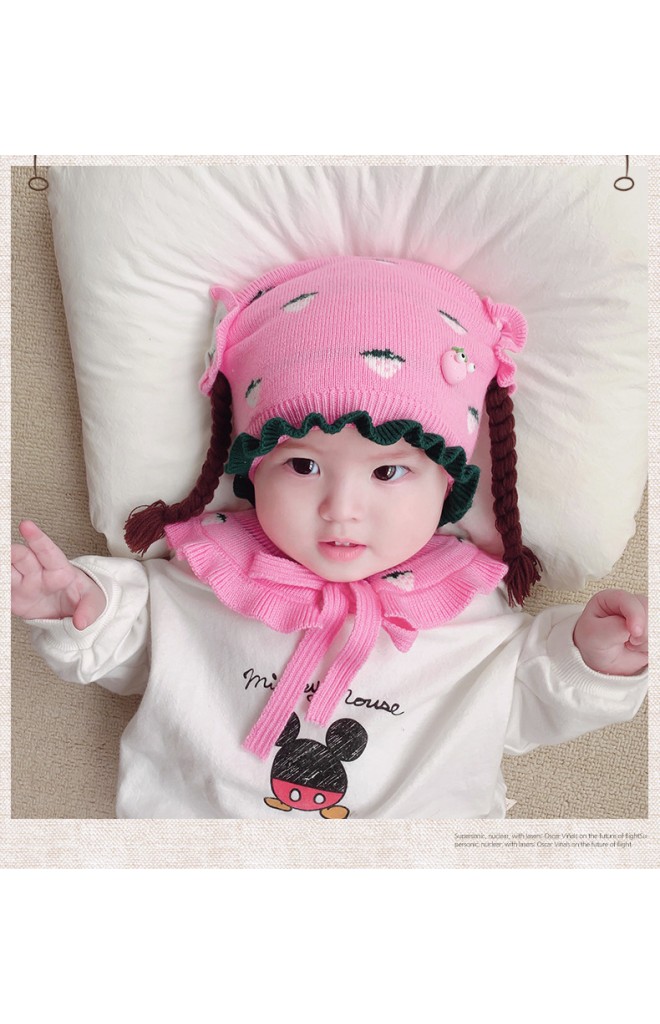 เซ็ตหมวกเปียสตรอว์เบอร์รีมาพร้อมผ้าสวมคอระบายโบว์ผูก