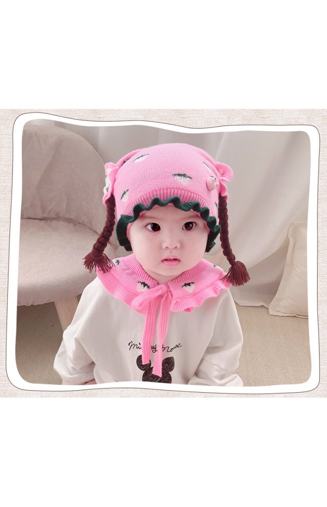 เซ็ตหมวกเปียสตรอว์เบอร์รีมาพร้อมผ้าสวมคอระบายโบว์ผูก