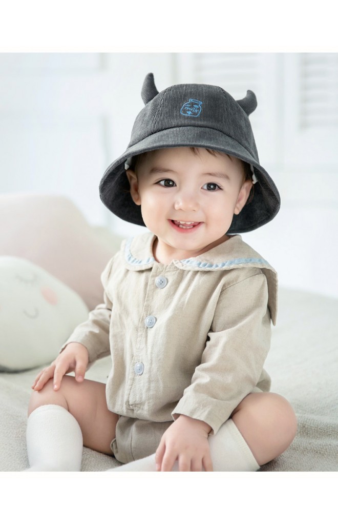 หมวก Bucket วัวน้อยหน้าปักขวดนม GZMM