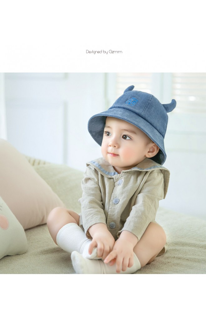 หมวก Bucket วัวน้อยหน้าปักขวดนม GZMM