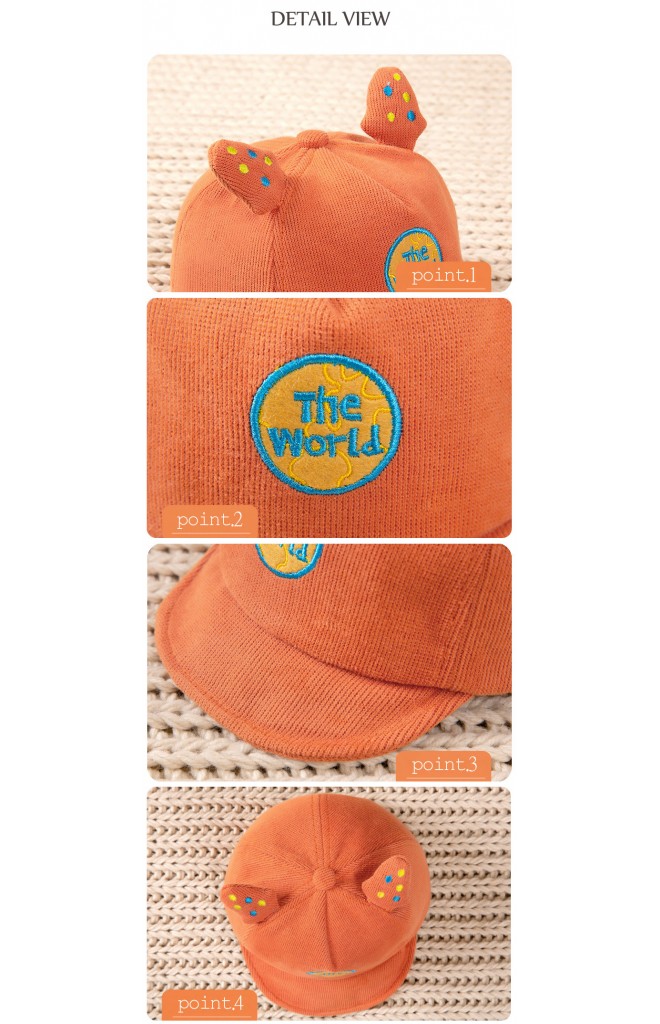 หมวกแก๊ปหูสตรอว์เบอร์รี ด้านหน้าปัก The World