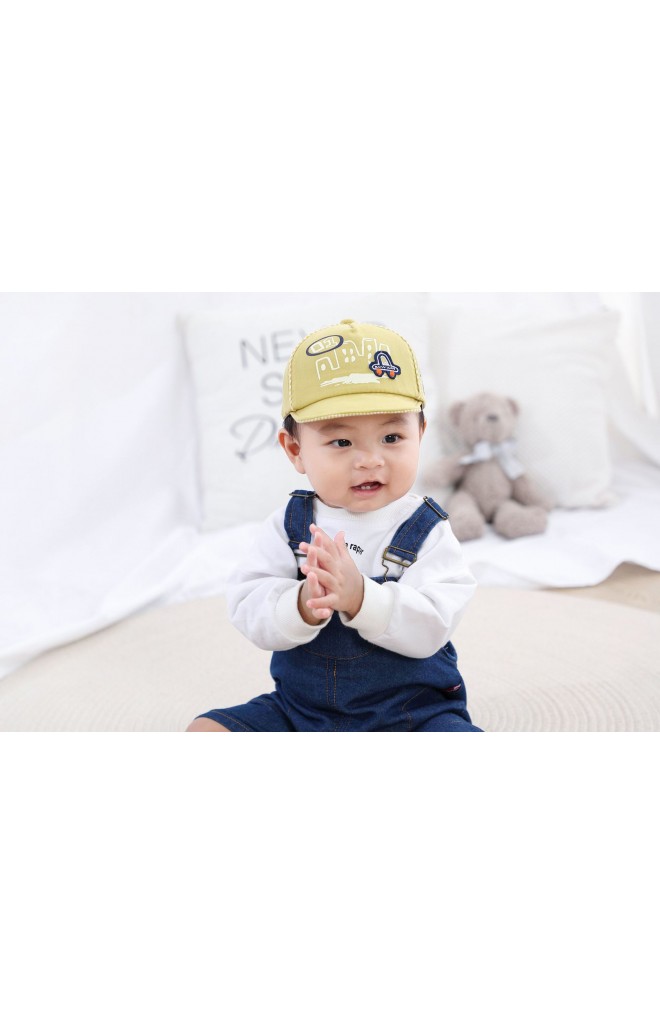 หมวกแก๊ปแต่งรูปรถ ใต้ปีกหมวกลายตาราง