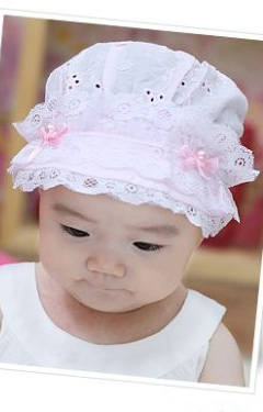 หมวกเด็กหญิงผ้าฝ้ายลายฉลุ แต่งลูกไม้ด้านหน้า