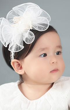 สายคาดผมดอกไม้ใหญ่ผ้าโปร่ง ตรงกลางแต่งลูกไม้ Angel Neitiri