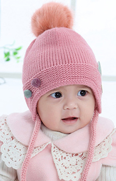 หมวกไหมพรมเด็กด้านหน้าแต่งปอมคู่เล็กๆ ด้านข้างแต่งหูน่ารัก