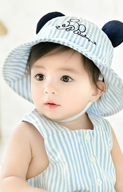 หมวกปีกกว้างลายทางแต่งหูกลมปักมิกกี้